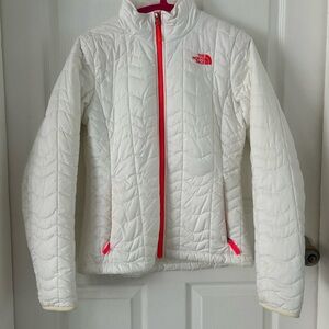 The North Face Black and White Logo Tag